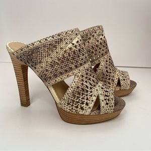 BCBGMAXAZRIA Galinac Pumps snake print size 9.5